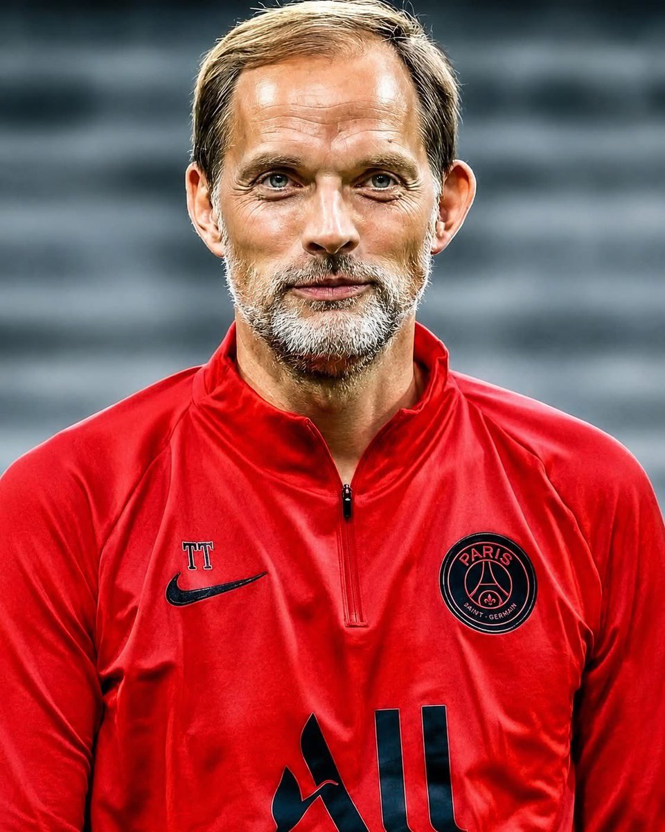 MotivacionesF's tweet photo. ¡¡TUCHEL MOSTRÓ QUIÉN ES DE VERDAD!! 

Cuando Thomas Tuchel llegó al PSG 🇫🇷 en 2018, él y su esposa contrataron a una mujer filipina para que los ayudara en casa.

Con el tiempo descubrieron el motivo por el que trabajaba prácticamente sin descanso: estaba intentando reunir dinero para pagar una operación del corazón que necesitaba uno de sus hijos. 💔

Y Tuchel no lo dudó.

Pagó COMPLETAMENTE la cirugía. Sin cámaras, sin buscar reconocimiento y sin hacer ningún tipo de show. 🙏❤️

La operación salió bien, pero la historia no terminó ahí…

Antes de marcharse del PSG rumbo al Chelsea, Tuchel le preguntó cuál era su mayor sueño.

Ella respondió que solo quería regresar a Filipinas 🇵🇭, construir una casa y vivir tranquilamente junto a su familia.

¿Y qué hizo Tuchel?

LE REGALÓ UNA VILLA EN FILIPINAS para que pudiera cumplir ese sueño. 🏡😭

Los títulos pueden ganar muchos.

Pero gestos así… NO LOS HACE CUALQUIERA 👏❤️