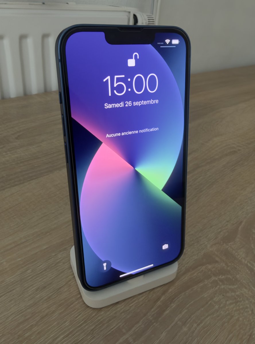 clxtech's tweet photo. I have an iPhone 13 (256gb) running iOS 15.5! Sadly locked to Cricket Wireless and I am not from the US. Does someone know how to unlock it? https://t.co/zLLJZPliPo