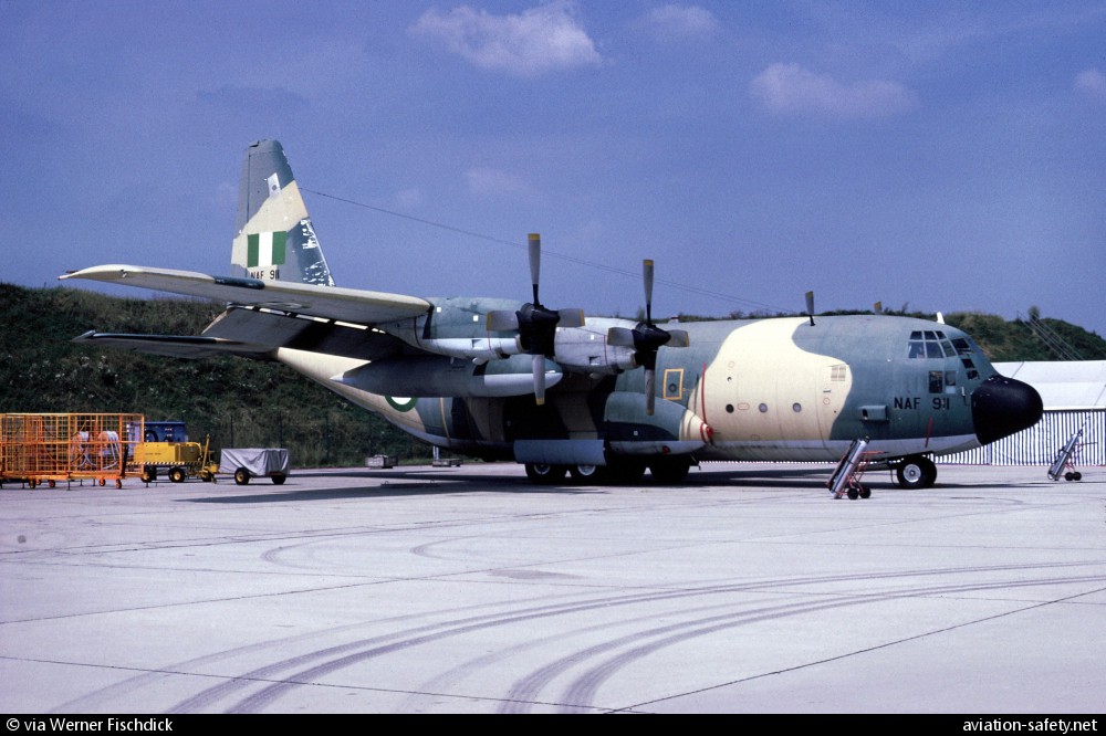 OneJoblessBoy's tweet photo. They were on their way back to Jaji. They never made it.

34 years ago today, a Nigerian Air Force C-130 carrying officers of Senior Course 15 crashed into the Ejigbo swamp minutes after taking off from Lagos. 

Nobody aboard survived.

We remember them, and the families who waited for them to come home. 🕯️