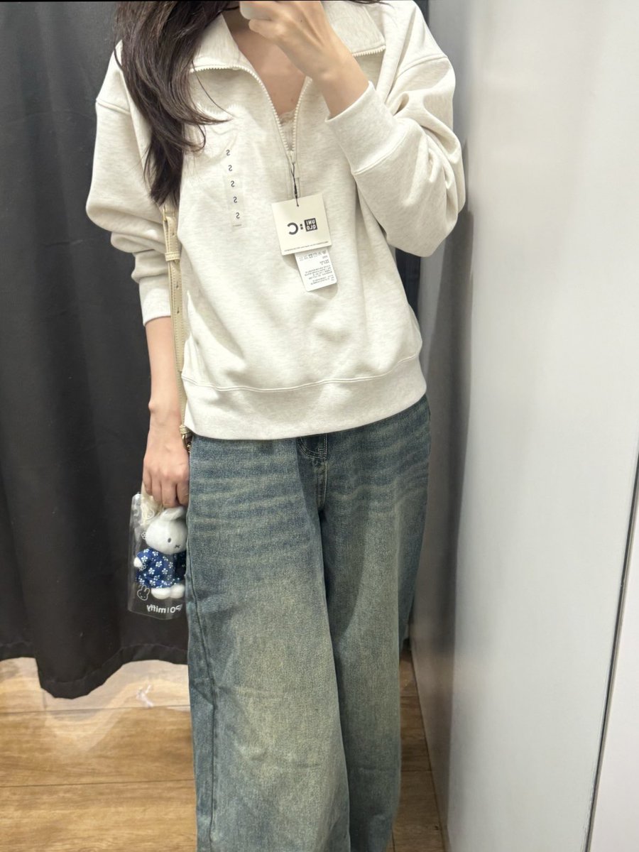 hongmeinu_china's tweet photo. UNIQLO Cのスウェットまじで可愛い。♡
着画漁れば漁るほど欲しいの増えていく… https://t.co/9fmnANb6IG