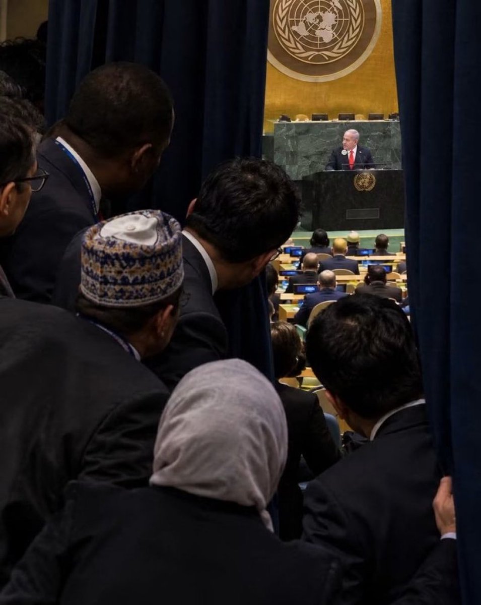 BRGIEinfoMinist's tweet photo. This is how all the Moral Cowards that ran out of @UN were watching 👀 @netanyahu from behind the doors 🚪😳🙈￼🤪🥸 Same thing happens to those castigating BRGIE in public but celebrating the Successes of BRGIE behind the scenes. https://t.co/mVEReum18t