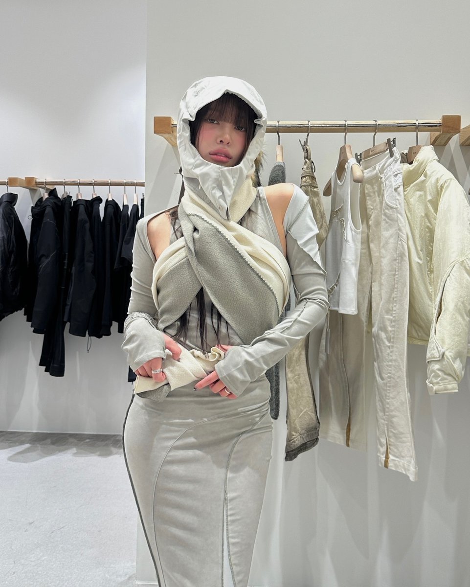 Fiukeuvivoporvc's tweet photo. 世界中に星はたくさんあるけど、僕の目には君しか映らないよ。ふとそんなことを考えた。 🌟🌙
CkoFx https://t.co/HmuxG0gO6a
