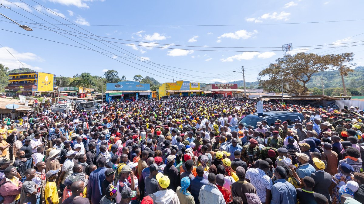 WilliamsRuto's tweet photo. I am a man on a mission to transform our great country. There is no room for retreat or surrender. 

In Wundanyi town,  launched the construction of a modern market and a 385-unit Affordable Housing Project, investments that will create opportunities and improve livelihoods of the residents. 

We will continue implementing projects and programmes that help transform the lives of Kenyans across the country.
