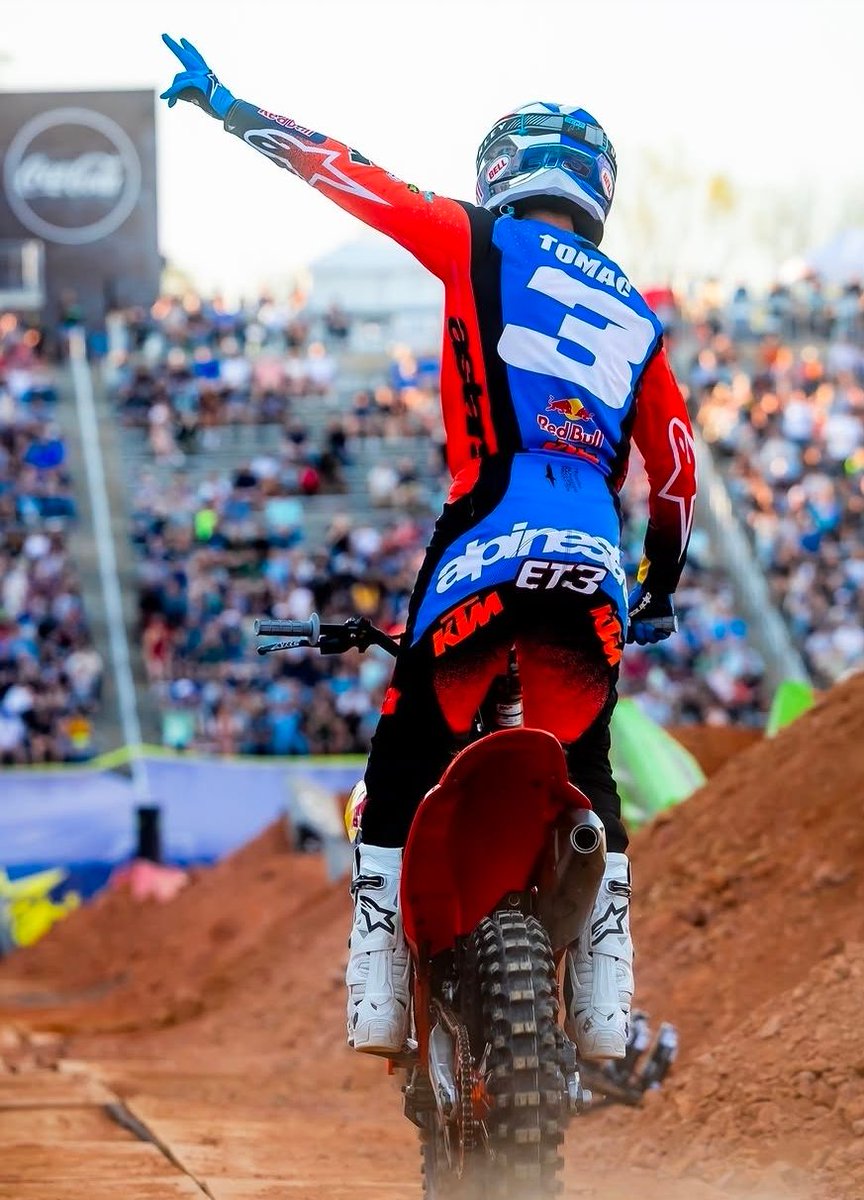 MXGRyan's tweet photo. Thanks for everything #3. 🤘 https://t.co/hl7JGNvqdR