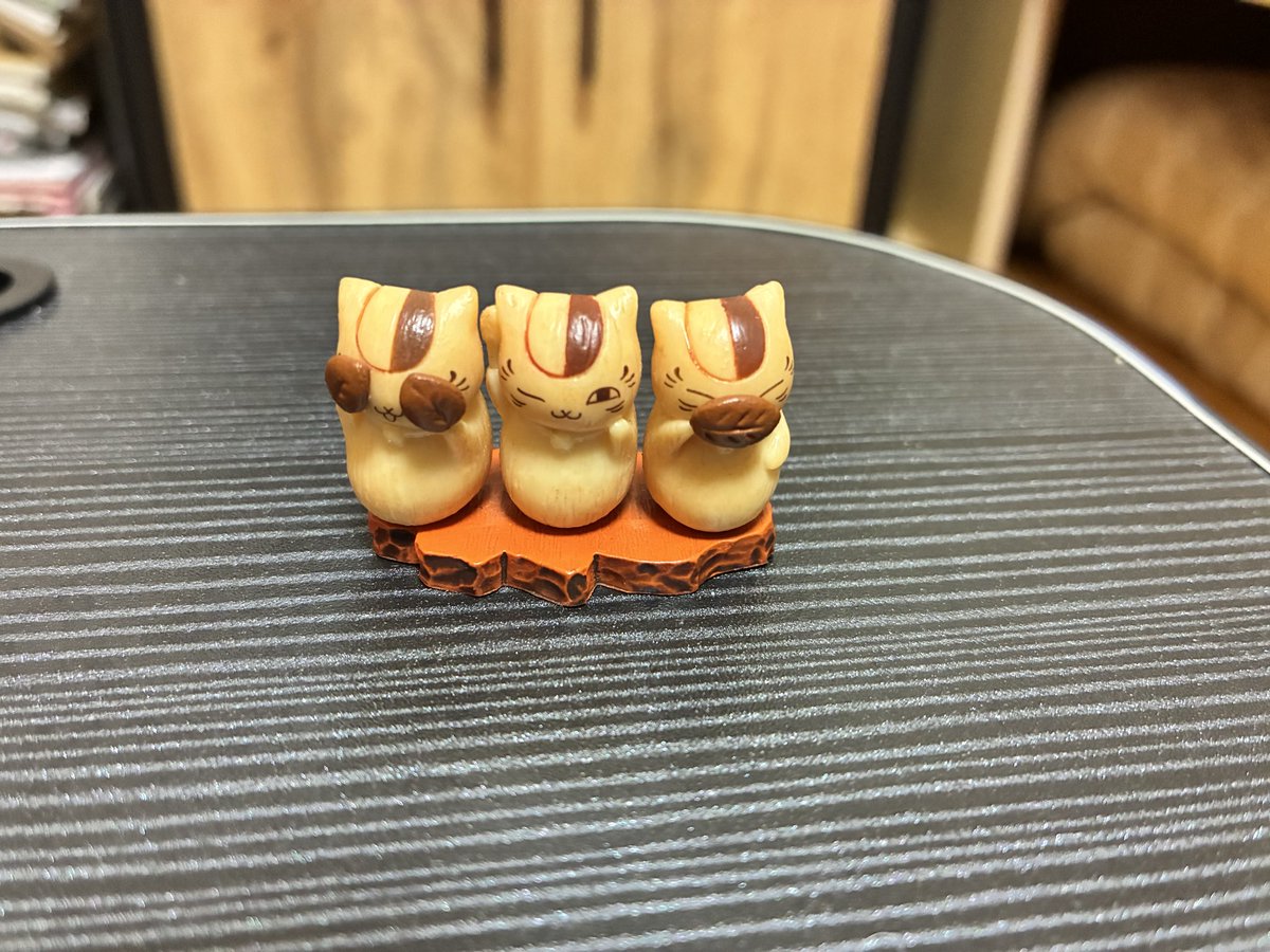Sou18essel's tweet photo. 友達からの誕プレが神すぎる。
chevonも打首獄門もあまり知らん友達なのに好きなものへの理解素晴らしすぎてホントありがとう。
にゃんこ先生も超可愛い https://t.co/7GhPrlF4JK