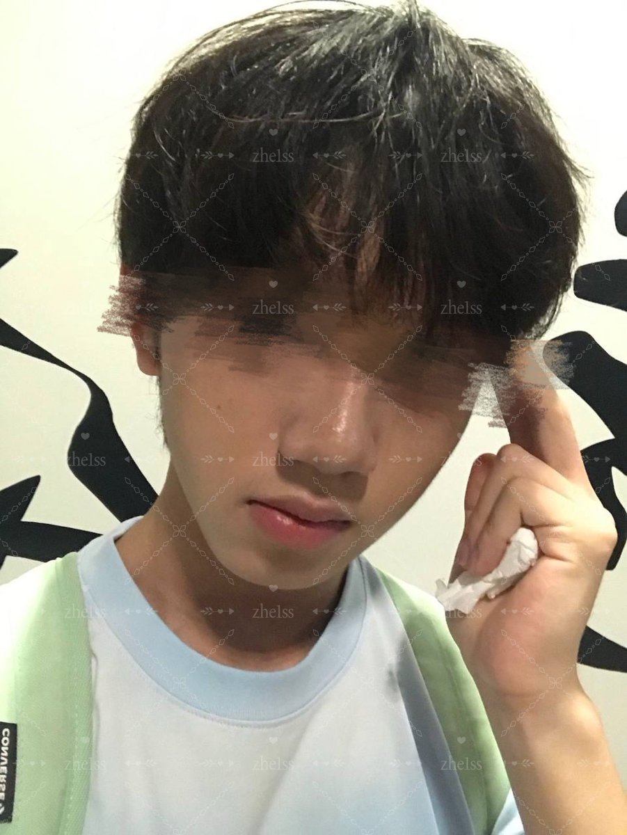 zhe1ss's tweet photo. 男高恶堕⬇️
人前被女孩子追 人后追着当妓女
颜值可以给到7.5分
逼脸同框可以给到8.5分
转推抽无码和联系方式
#男高 #恶堕 #反差 #gooner #黑丝 https://t.co/V3UPADeJOt