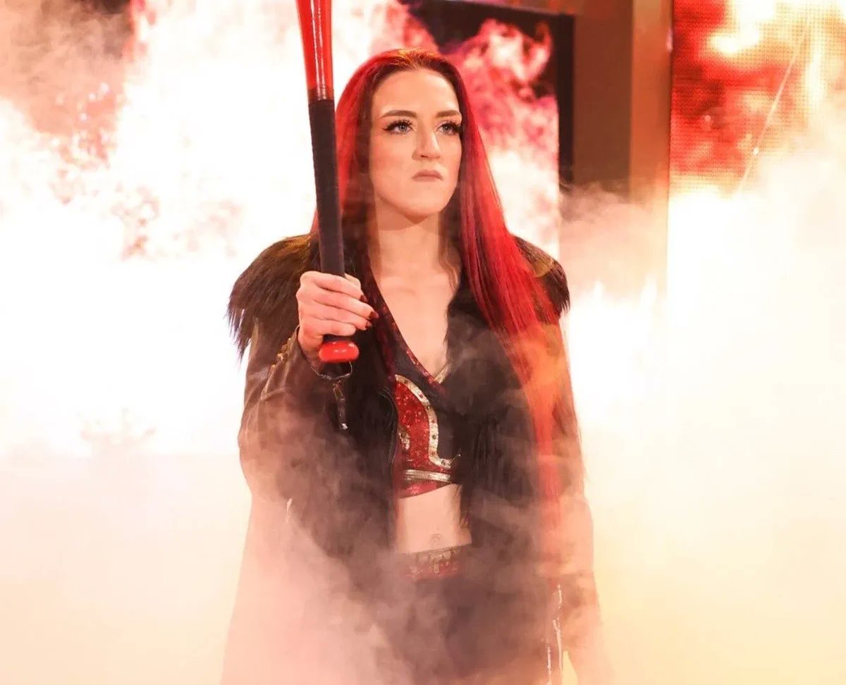 juju_cosette's tweet photo. In making my entry at the @wrestlefights spectacle yesterday night. https://t.co/8aH4JjlqfV