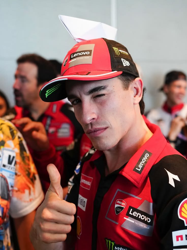 syrenetwt's tweet photo. @f1speed_indo abis dikasih wejangan sama mas" satu ini https://t.co/vRHOCOTpNr