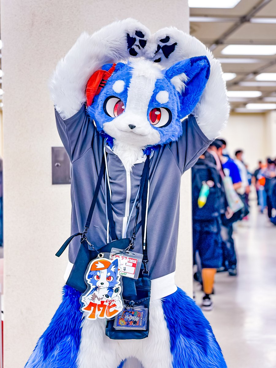 FurryCuuhi's tweet photo. 改めて、けもケット17で交流してくださった皆さんありがとうございました〜〜〜！！

撮って頂いたお写真は周りの人の写り込みに配慮のうえ、どんどん投稿してください！✈️
タグ付けしていただけると気づきやすいので嬉しいです！
#けもケット17 https://t.co/UC19Cet5g1