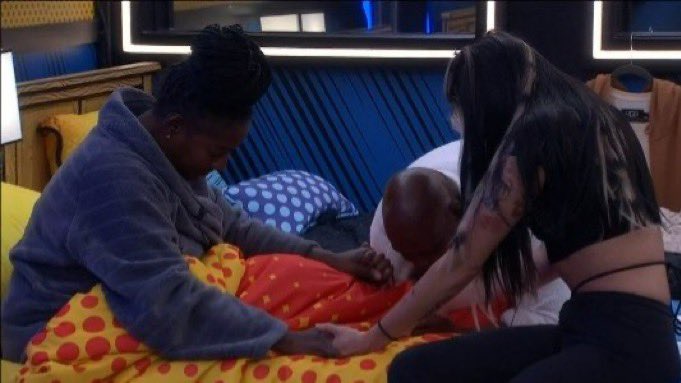 SL0PWH0RE's tweet photo. 🕯️ PRAYER CIRCLE THAT TAYLOR BROWN WILL BE THE NEXT WINNER OF BIG BROTHER 🕯️ #BB28 https://t.co/whWV0gAXtD