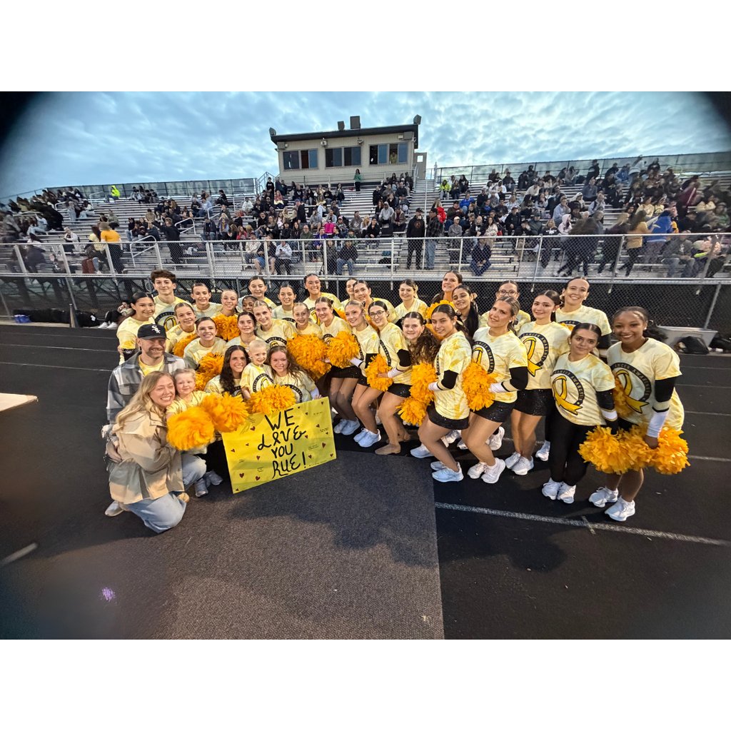 ExperienceOFHS's tweet photo. This week, the Bengals went💛 GOLD💛 in support of pediatric cancer awareness for Cal’s Angels &amp; last night @ the varsity football game we honored Rue!
💛Wear Gold. Support Cal’s Angels. Go to War Against Kids Cancer. 💛
#TheBengalWay
#weloveRue https://t.co/fYydNKtSMI