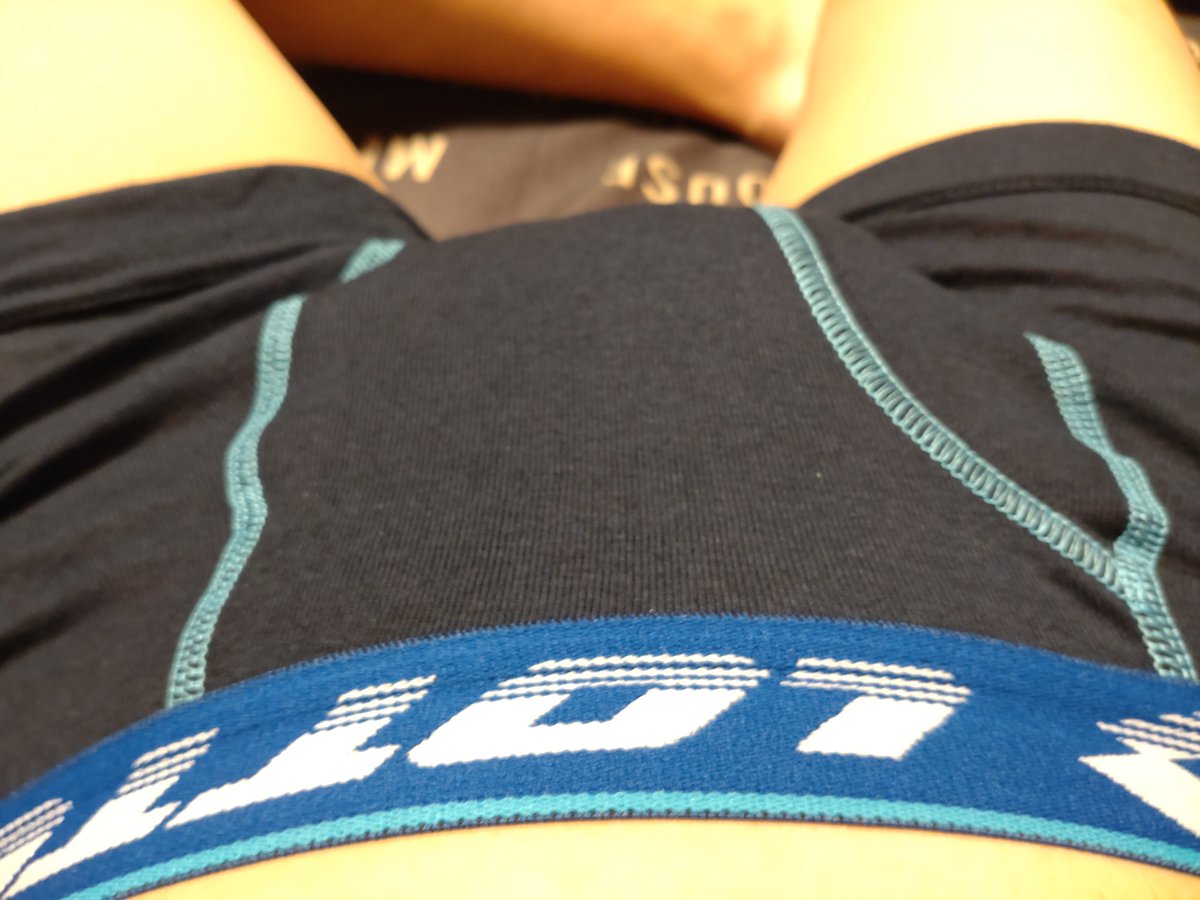 brief_dayz's tweet photo. 明日は人に会う予定あるのに、綺麗めなパンツ無いから新しいの下ろしちゃうか🤔
例によって男児ボクサーだし、なんならお値下げ品だけど（笑）
個人的にはこう言う色味大好きです！✌️ https://t.co/AGVXG6l2u6