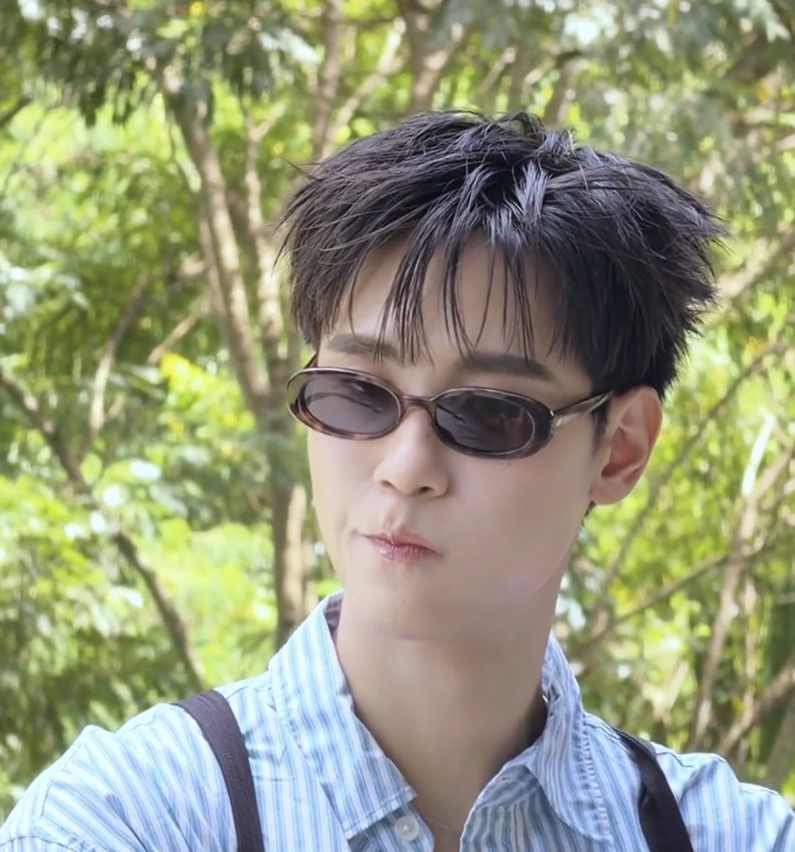 Junuryxx's tweet photo. ขอพิกัดแว่นหน่อยฮับน้องจูน~ https://t.co/kcr7XnVjUV