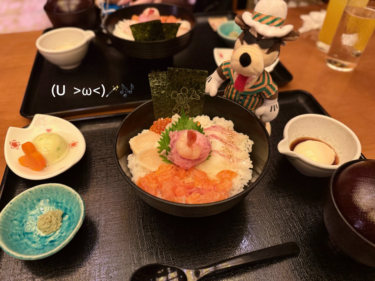 twilightstar92's tweet photo. 結局夜だけインして現・海鮮ちらし丼食べ納めしてきた🐟 https://t.co/6HHiKBPYMv
