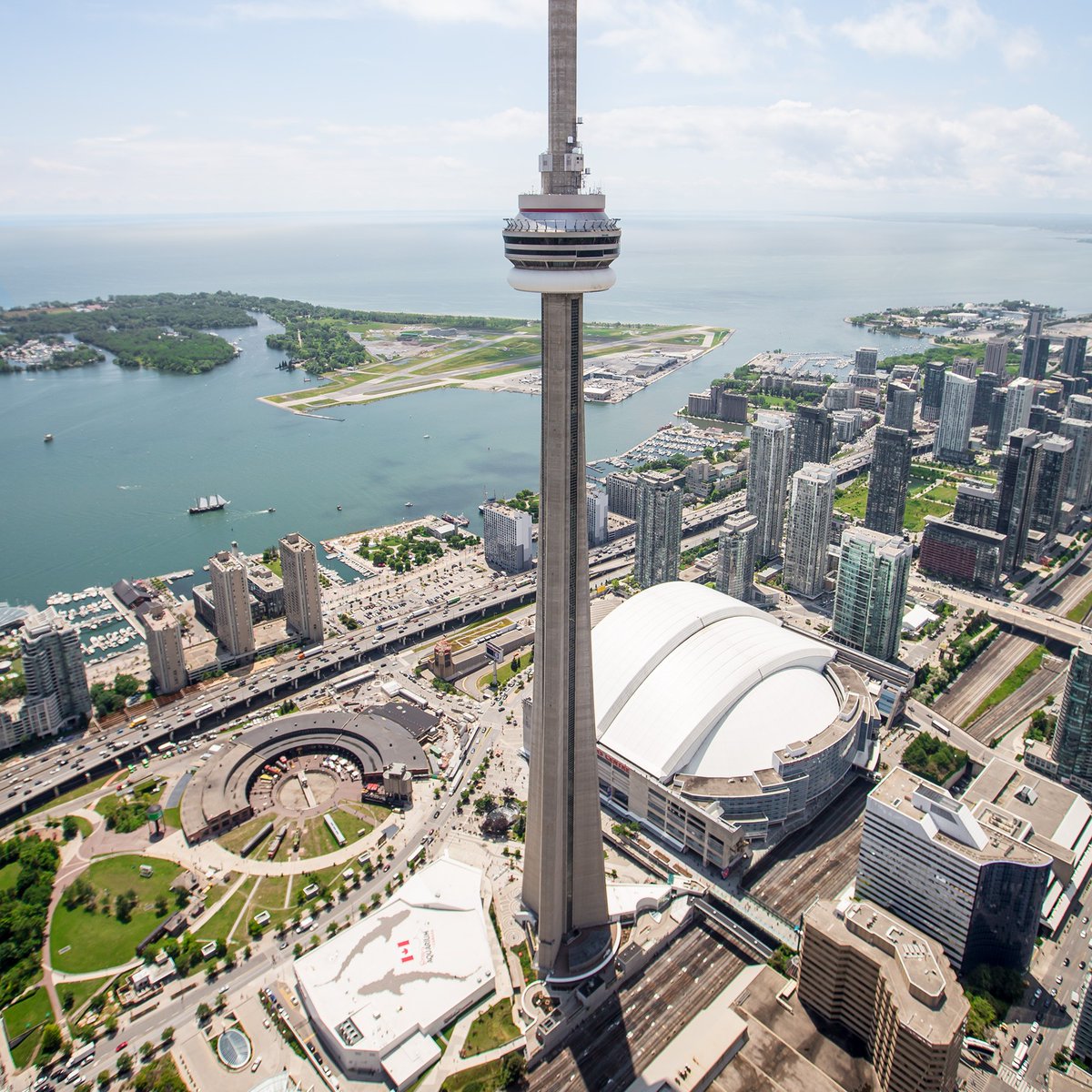 TheTorontoZoo's tweet photo. For scale: #Maple continues growing under the watchful eye of Kindia, and is 14.25 inches tall and weighs approximately 22.7kg 🍁🦛

Did you know? The @TourCNTower in Toronto, Canada is a 553.33-meter (1,815-foot) engineering marvel that served as the world's tallest free-standing structure for over 30 years! Its famous Glass Floor is strong enough to support the weight of approximately 964 Maples ⚖️

With the CN Tower also standing 1,815 feet, 5 inches high and #TZTinyTank being 14.25 inches tall, you’d need to stack approximately 1,529 Maples, hoof to hippo, to reach the very tip of the CN Tower 🦛 

Enter the Giveaway: https://t.co/ACqiTSN80X