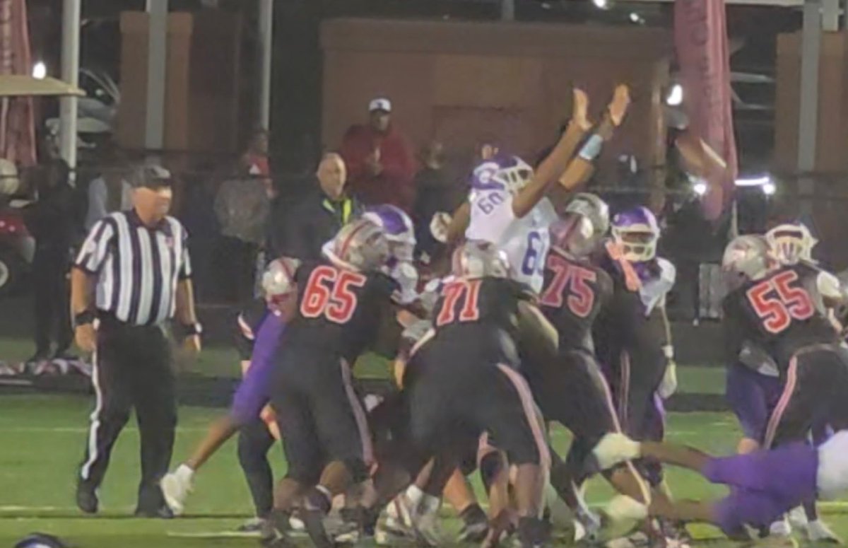 MafiBrown2009's tweet photo. Great Victory last night @NHS_Trojans vs @FootballSPHS  
56-21. Thank you Lord for giving me the humility, the ability and the courage to help out my team. #ToGodBeTheGlory #WinToday https://t.co/c4JhmOMa2Z