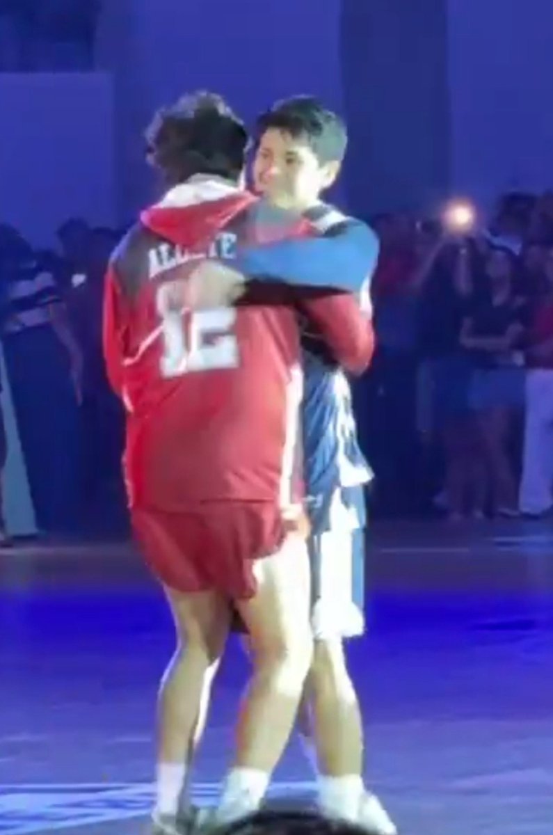 intodcyuu's tweet photo. i love how dustin is still so close with arthur and ronnie. magkakampi noon sa SOA, magkalaban ngayon sa BSA and yet the friendship and respect are still there. he's the type of friend marunong makisama at hindi nakakalimot. 🥹

DUSTIN B1D4 BALLER SA CEBU
#BidaSaArenaTheRematch https://t.co/CvGtNlnRlQ