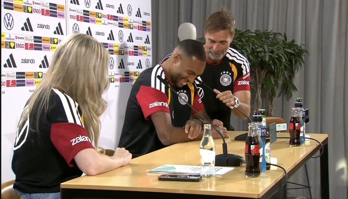 iMiaSanMia's tweet photo. Jonathan Tah was doing his press conference after Jürgen Klopp, when suddenly Klopp returned to the press room and said: "If the boys don't perform tomorrow, my receding hairline is coming back." https://t.co/T7wmX0ZjxN