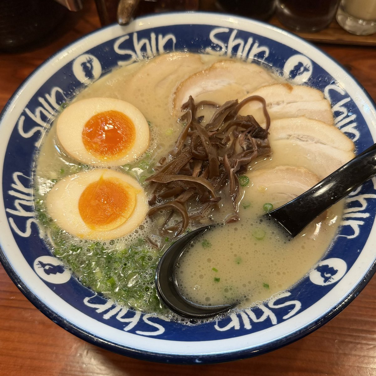 sena_beni's tweet photo. ちいかわらんどの入場券当��ったから
滞在4時間の日帰り福岡してきた
安定のshinshin🍜 
また10月も福岡来ることになりそうだな https://t.co/G8RquHZ7ky