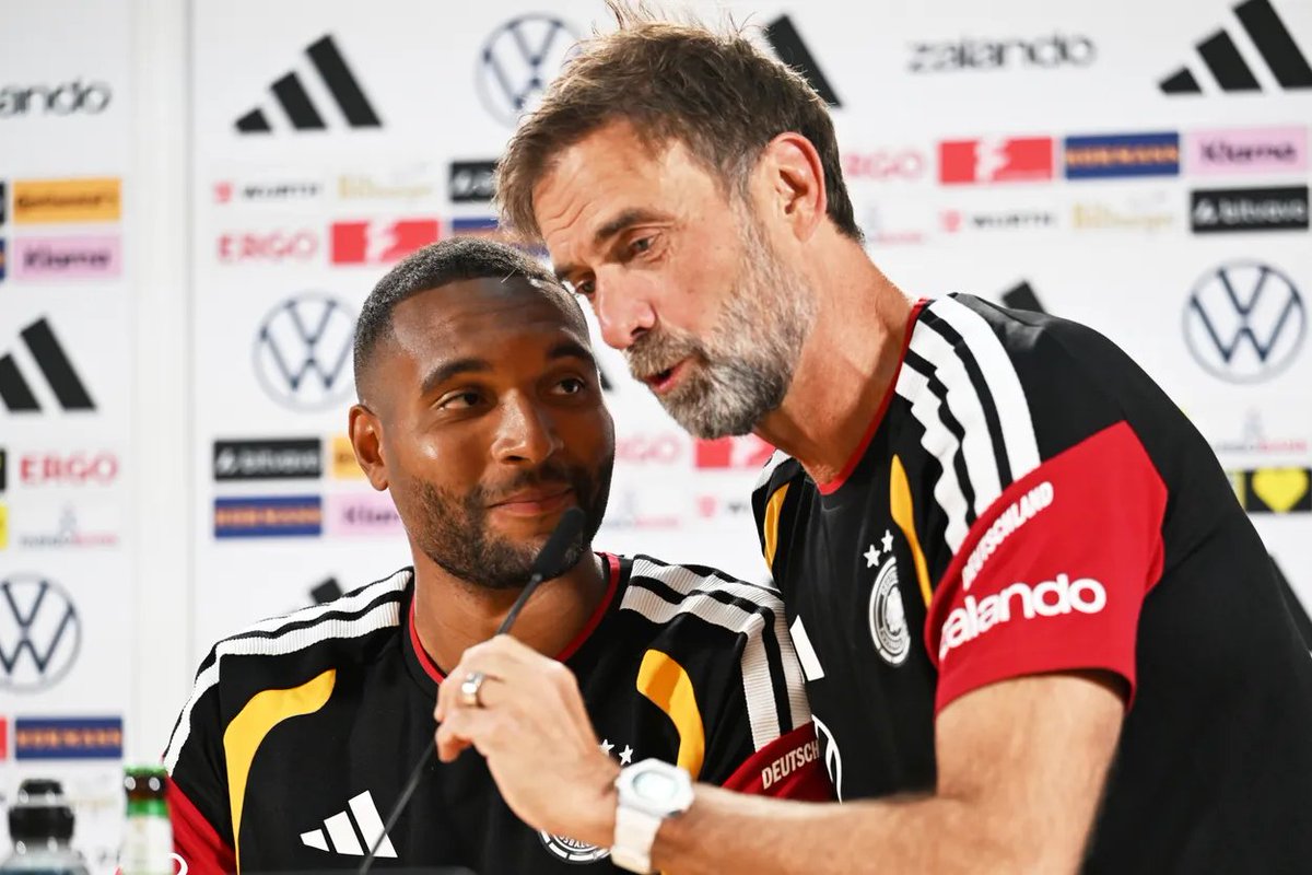 iMiaSanMia's tweet photo. Jonathan Tah was doing his press conference after Jürgen Klopp, when suddenly Klopp returned to the press room and said: "If the boys don't perform tomorrow, my receding hairline is coming back." https://t.co/T7wmX0ZjxN