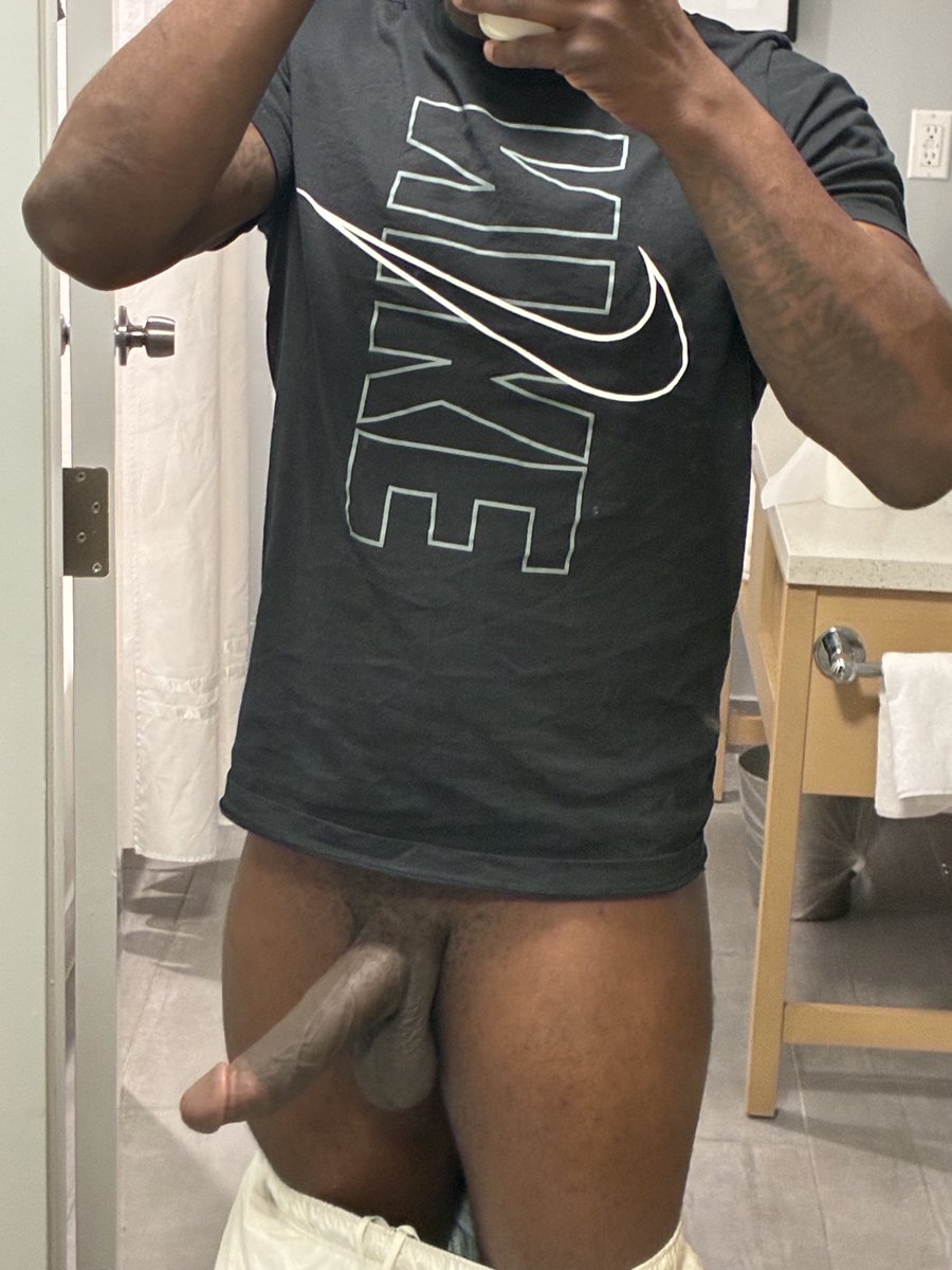 FedDick33's tweet photo. @Taylorthe_slut2 @roseroyceee912 I been home for a lil second now 😏 https://t.co/d8dhyNbPVX