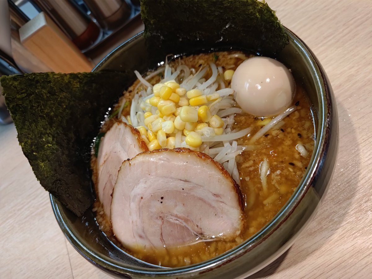 nkjmktr's tweet photo. らーめんダイニング だんな 北千住本店@北千住（足立区）で「特みそこってりらーめん」を注文。2026年8月20日オープン。「牛骨ら��麺マタドール」跡地。店主は「ど・みそ」出身。提供する味噌らーめんはまさにど・みそ🤩 背脂がたっぷり浮かぶ濃厚味噌スープに浅草開化楼の中太麺😋 #ramen #東京都 https://t.co/8xpL82zvyK
