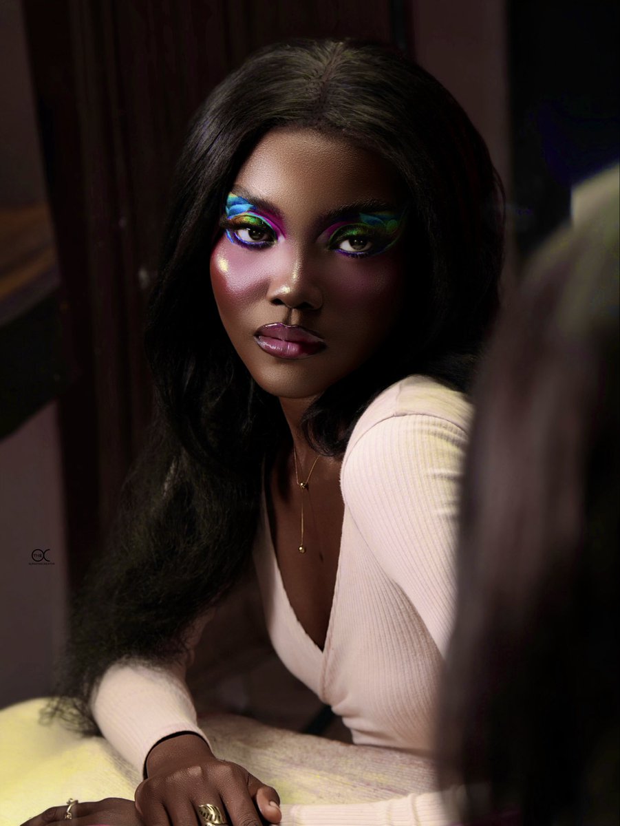 AwurikaPrincess's tweet photo. Yooooo i just ate shiii up!!!
Photo credit: @_theatc he delivered down
Makeup: by yours truly! https://t.co/LcEvrdPHgO