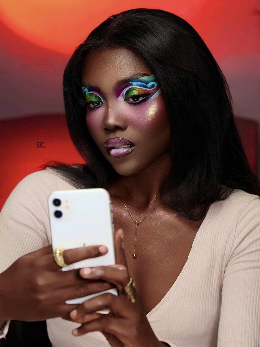 AwurikaPrincess's tweet photo. Yooooo i just ate shiii up!!!
Photo credit: @_theatc he delivered down
Makeup: by yours truly! https://t.co/LcEvrdPHgO