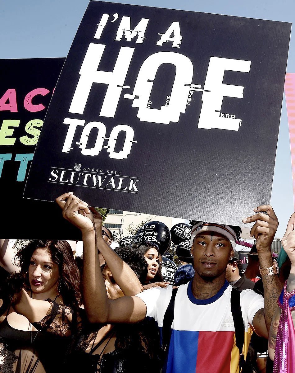 ShadBoogie's tweet photo. @wydblaise She must’ve forgotten about those “slut walk” days? Even had 21 lookin goofy smh. Pussy will have you goin outta pocket fam 😂 https://t.co/l4Pjtz8Z0W