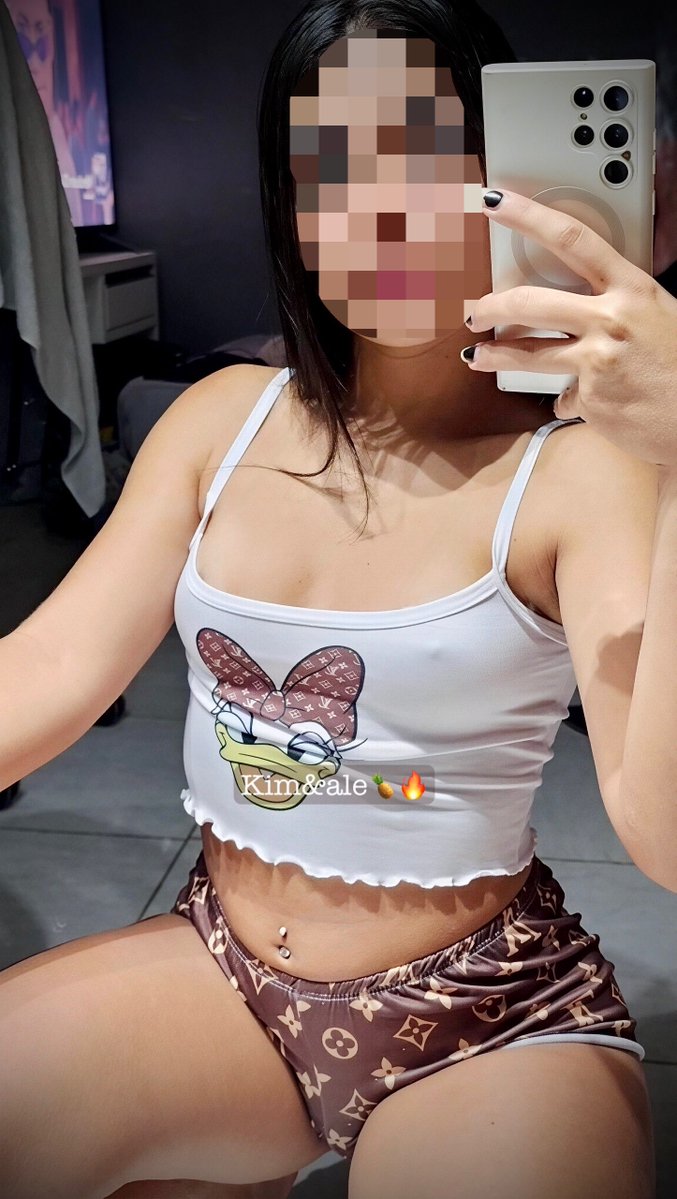 parejajuarezhot's tweet photo. Anoche me contó que tiene la fantasía de que se la cojan dormida y borrachita sin que yo me dé cuenta, se me puso dura nomas de escucharla🔥🥴 https://t.co/aG3tTp3Bo1