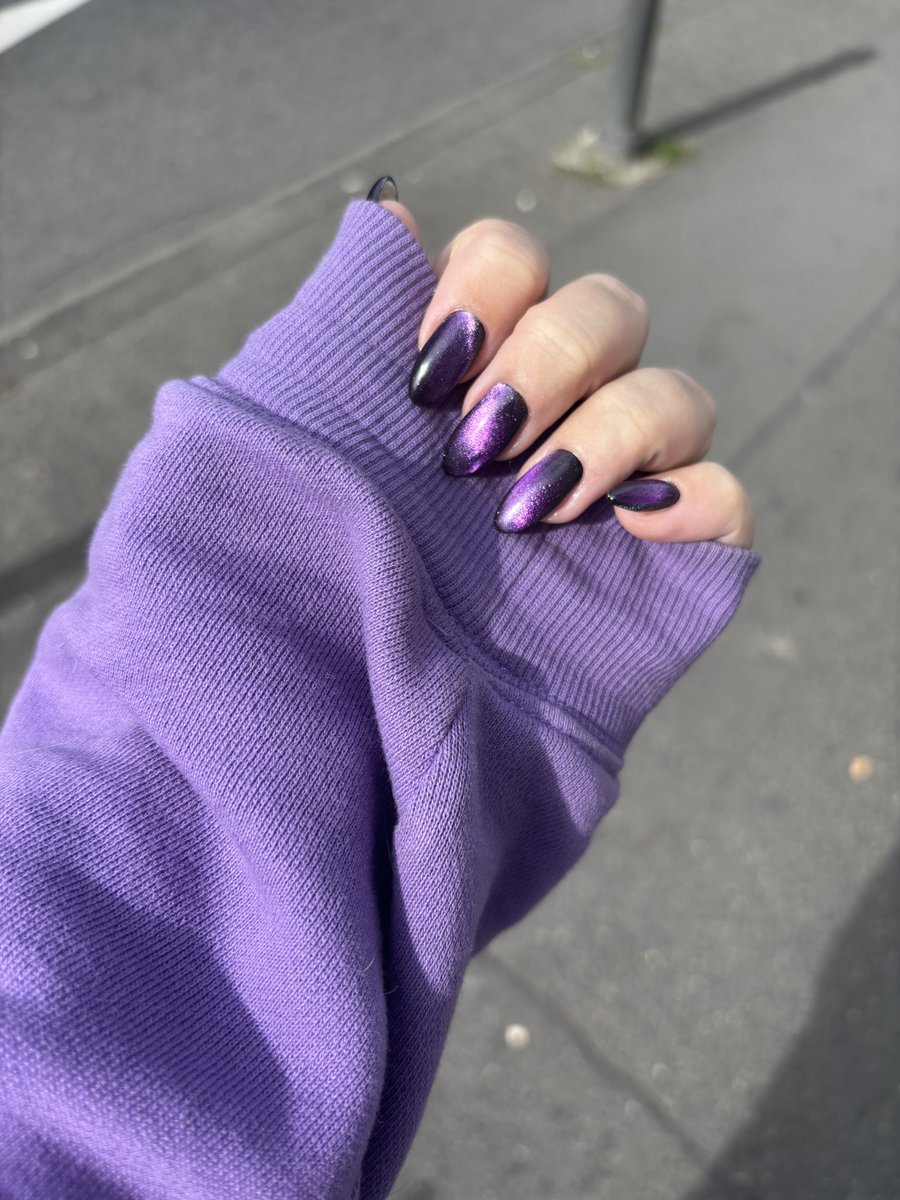 Rena_Samejima's tweet photo. Got my nails done 💅 https://t.co/FnTHPB6nEN