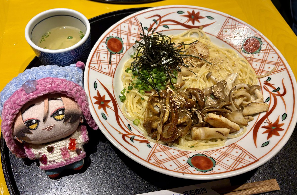 Chi_255's tweet photo. この千弥のぬい服といい、社員証のデコいい、自分で作ったものは愛情あってちゃんと好きなので沢山写真撮って大満足👍
ちぃちゃん可愛いよ💓 https://t.co/t1qQIMYgOE