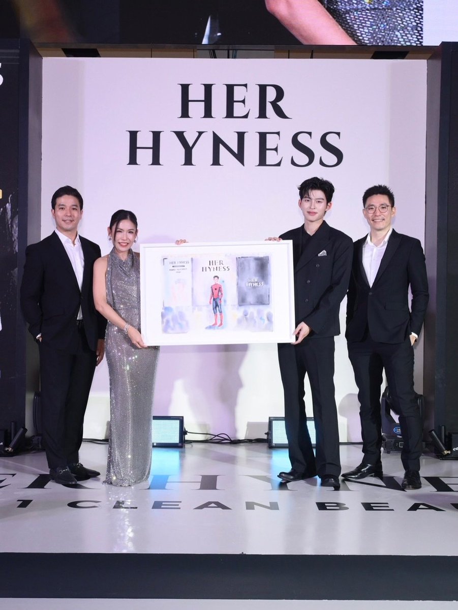 ppnaravit_home's tweet photo. IG : @ppnaravit

ดีใจมากที่ได้เป็นส่วนหนึ่งของครอบครัว HER HYNESS อย่างเป็นทางการ ขอบคุณทุกคนที่มาหากัน ขอฝาก No.1 Mask &amp; Toner Pad ด้วยนะครับ ใช้ทุกวันกันได้เลย 🖤

📍: https://t.co/08r3jVHyfp

#HerHynessNo1Mask #HerHynessxPond 
#ppnaravit https://t.co/F4GUyTrIEj