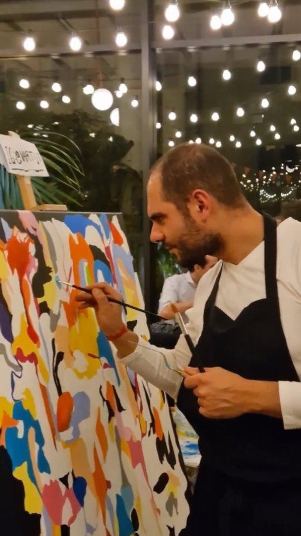 MilesDownham's tweet photo. Are you a wedding planner, event organizer, or planning your own wedding? Consider a live art painting experience tailored to the couple, with guests participating under the artist’s guidance. DM me to discuss. Example from last year. https://t.co/rVcq5KxjCy
