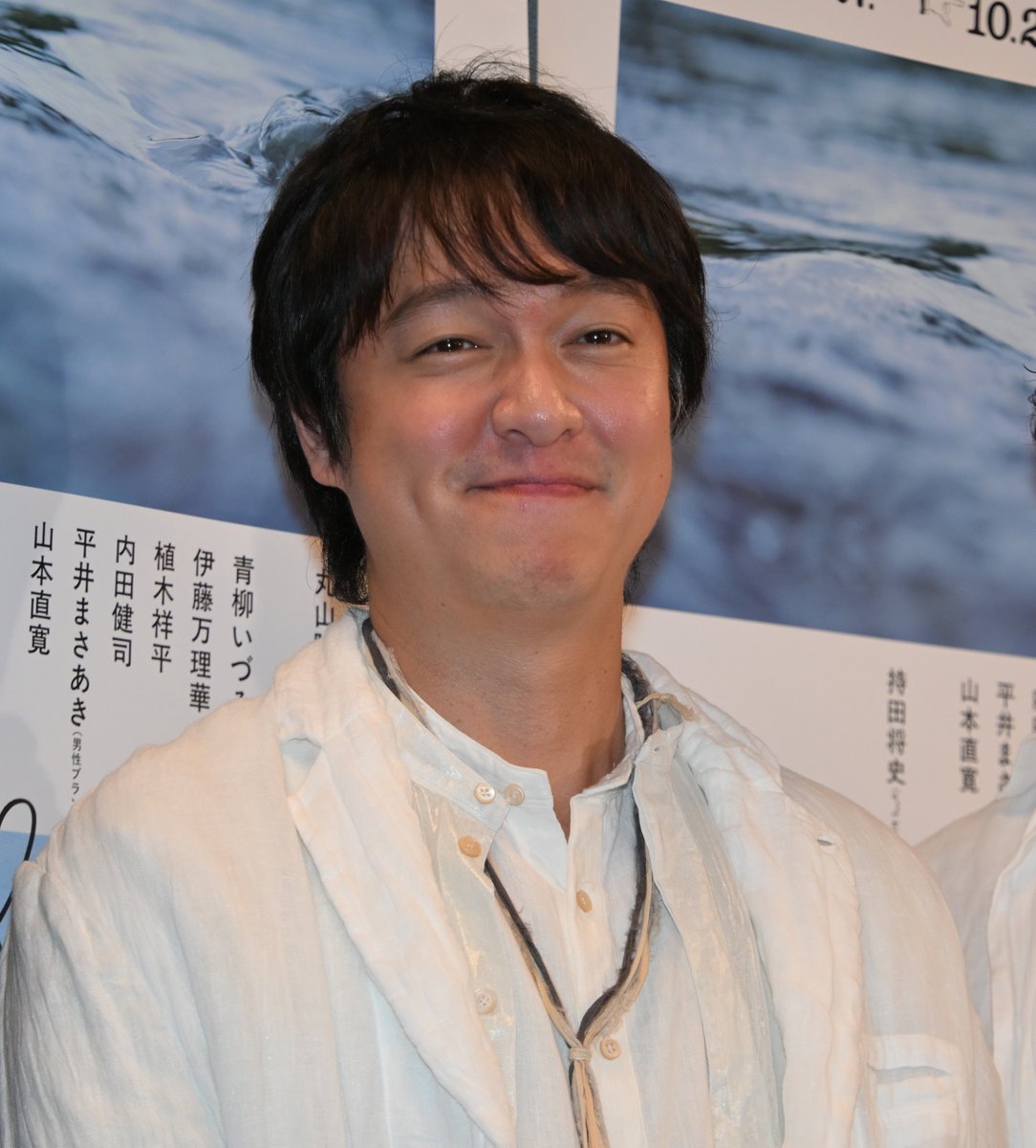 oricon's tweet photo. 丸山隆平、半自伝的舞台『water』開幕🧡

“丸山隆平”役は想像以上の難役に
https://t.co/MYVIFYkHz8

同時期に舞台の安田章大へメッセージ💦
先にスタートで「ごめん！行けないと思う！」
https://t.co/uG1SVgqKOZ https://t.co/SbkNZ0PPjQ