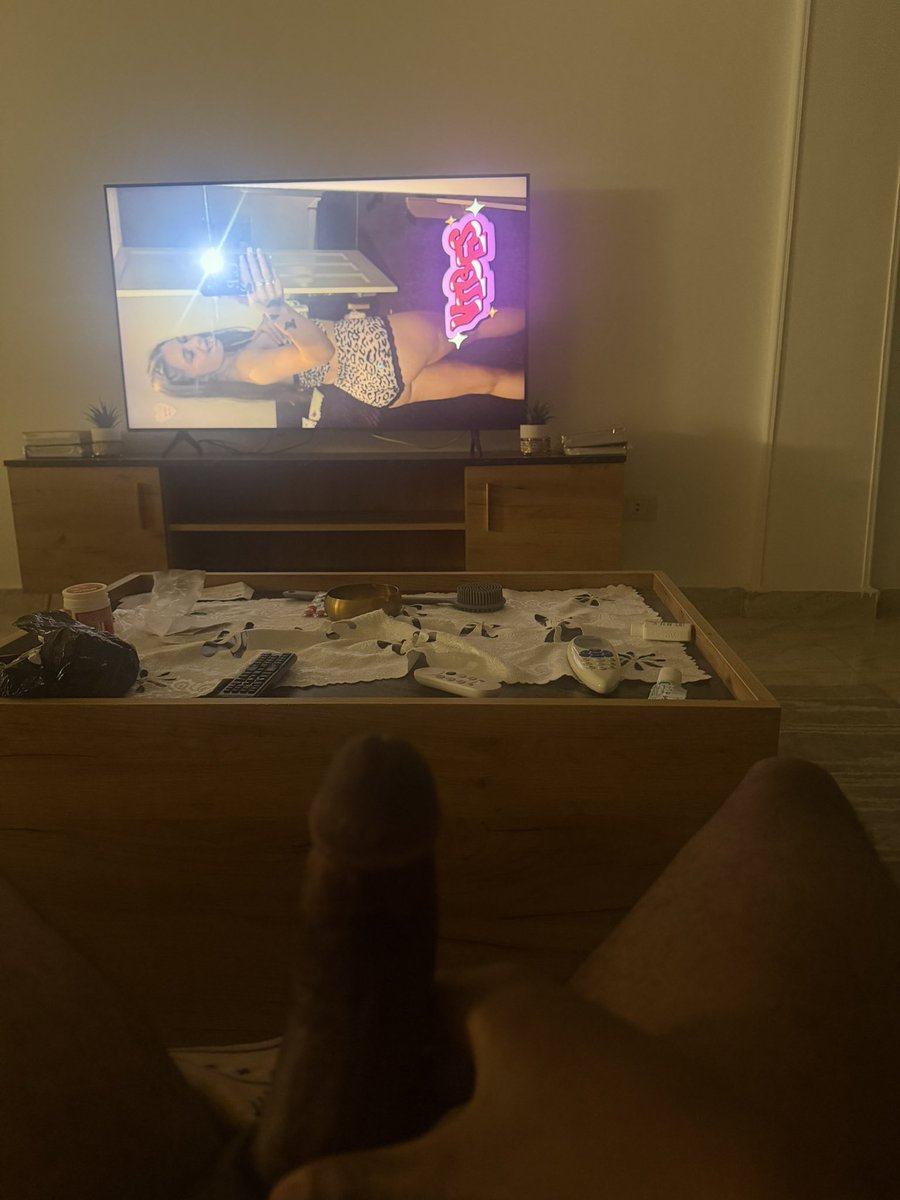 a_emus2's tweet photo. Last chance to watch me nut to your big booty irls on vc. Dm t cam/call and shoot our ropes 🍆 https://t.co/Mdjz2BGy7E