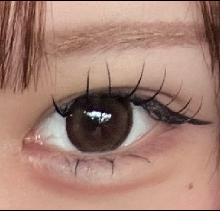 0xx2l's tweet photo. 1枚目から2枚目の二重幅にしたいんだけどこれは瞼の脂肪取りしたら少しは近づけるのかな泣 

埋没してもらった医師には、瞼の脂肪があるから平行は難しいと言われたから末広にしてもらったんだけどあんまり納得いってない。（т-т）💧
 #埋没  #整形垢さんと繋がりたい https://t.co/f8Mj38VEPu