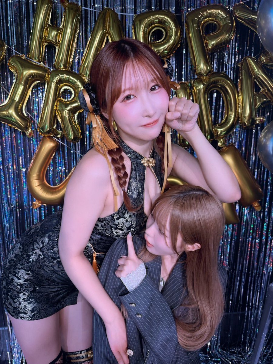 MatuMoto_Ich1ka's tweet photo. 今日で7周年を迎えたのですが自分のご褒美にうんぱいのおっぱいを触りにいきました。うんぱいのおかげで8年目も精一杯頑張ろうと思います https://t.co/LcGSawl5Ke