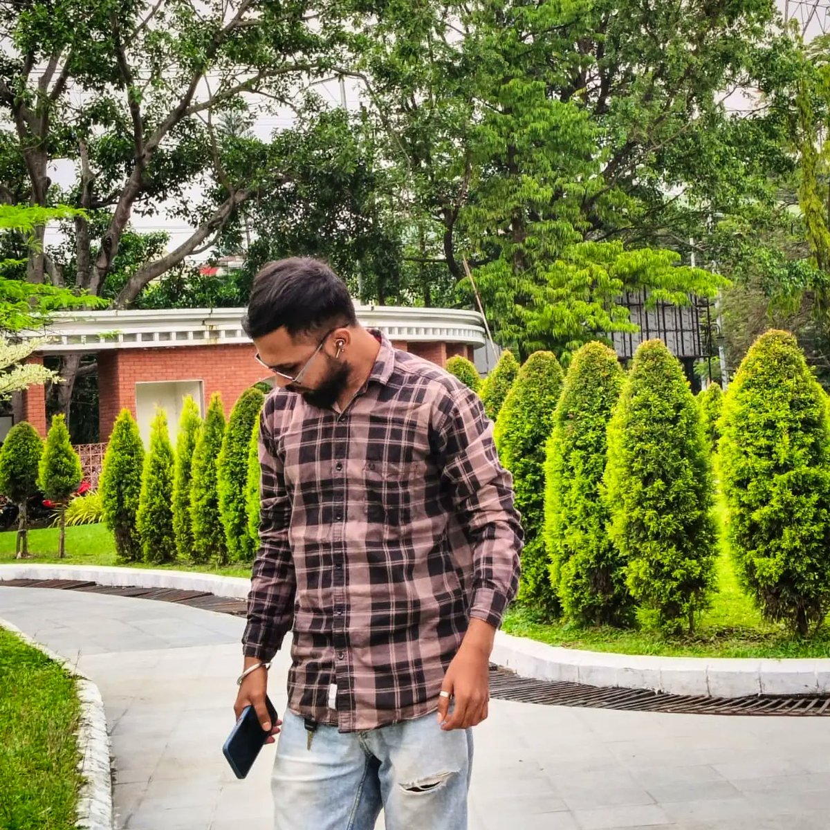 RudolphTayaj's tweet photo. Green vibes, clear mind. https://t.co/CUOQsIh4Wv