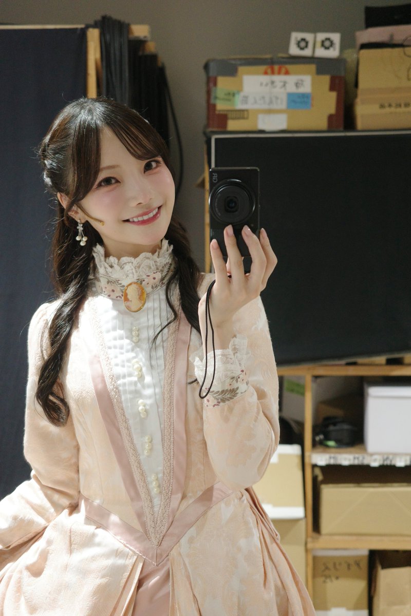 _Hime_Araya_'s tweet photo. 初日ありがとうございました！✨

栞ちゃんを演じれて、とてもうれしいたのしい。　　

博多の皆さんとてもあたたかい:-)

なんと全公演、カーテンコールの際に撮影可能タイムございます！！

皆さんに会えてうれしかったです🌼

#メイジザキャッツアイ https://t.co/0eOLEoo6fp