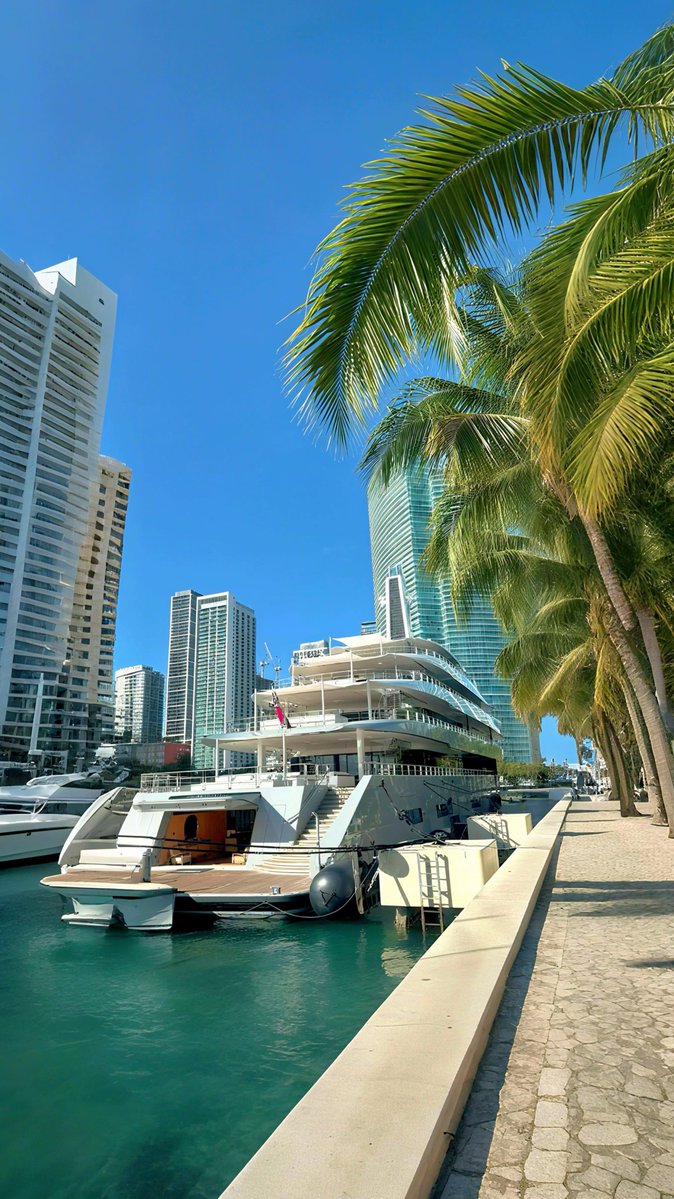 viewsoff's tweet photo. Miami 🇺🇸 https://t.co/qOkknCsGVH