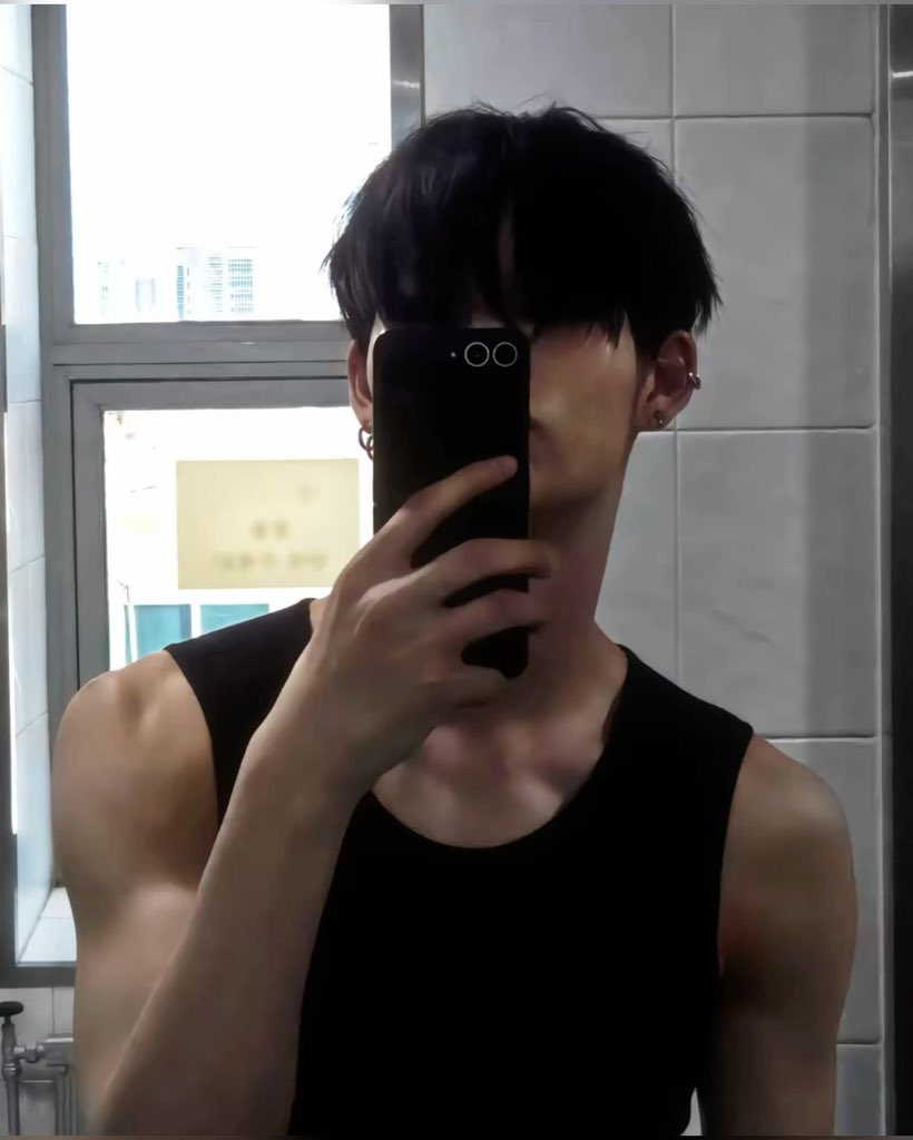 ongsinni's tweet photo. 어깨 위에 머리 올려놔 자기 https://t.co/CEUuKTr3oP