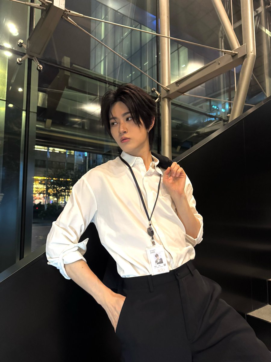 XODIACOfficial's tweet photo. 全首尔最有腔调的男人来了😎

#XODIAC #소디엑
#LEO #리오
#TheEarlySpring https://t.co/yDjeDB911N