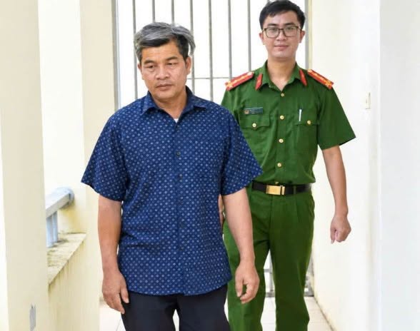 DrDoug1's tweet photo. Tự do ngôn luận trên mạng xã hội là một quyền cơ bản, tuy nhiên người dùng cần nhận thức rõ về trách nhiệm pháp lý đi kèm khi lan truyền thông tin. https://t.co/10Jmh0qAvy