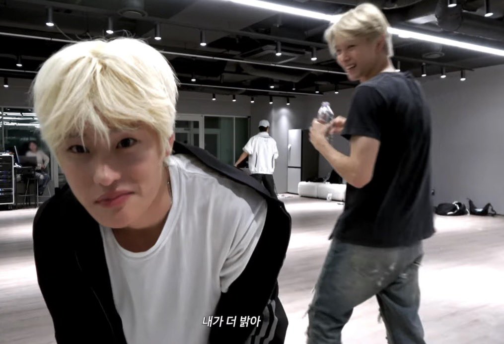 leesoleeso_'s tweet photo. 커플브이로그잖아이건 https://t.co/hilXGSqtvd