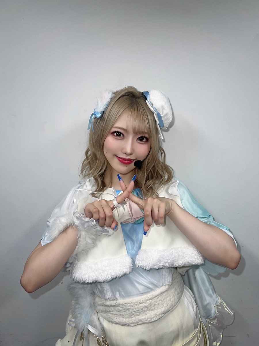 s_hitomi_'s tweet photo. #シャニマスソロライブMSP_day1
ありがとうございました！

「MAGICAL FOREST 」🌳✨
魔法の森に迷い込んだみなさんへ
出口は見つかりません ✖︎ ❤︎
真乃にずっとついてきてね！

「ありったけの輝きで」
オールマイシャイニーの衣装で歌えてよかった…！
やっとだ🥰

明日もよろしくお願いします！ https://t.co/4vFaRqus9i