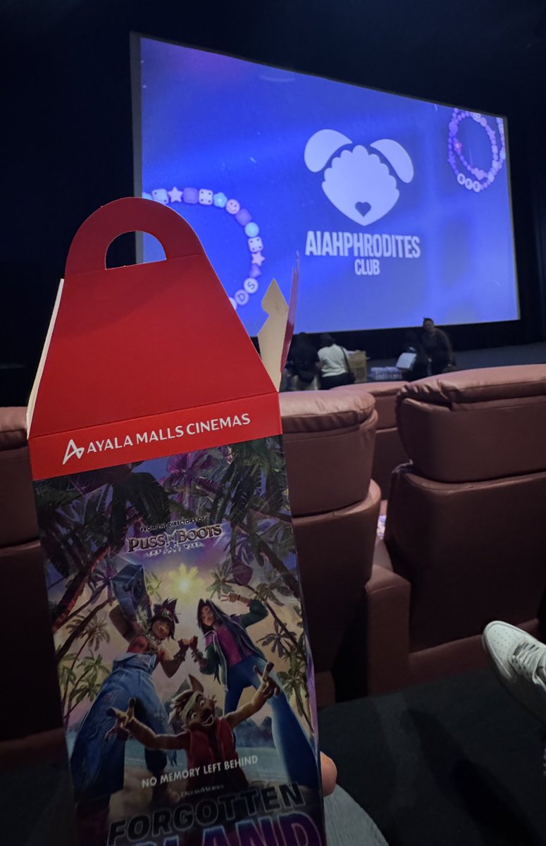 Sunset_Chaser26's tweet photo. Congrats on the successful block screening, @APCforAiah! 🥳

Thank you, APC and co-blooms for the freebies. 🩵

BLOOMS SA NAKALI ISLAND 

#BINIxForgottenIsland #ForgottenIslandBlockscreening 
#BINI_AParallelWorld https://t.co/w1yeCGEmzS