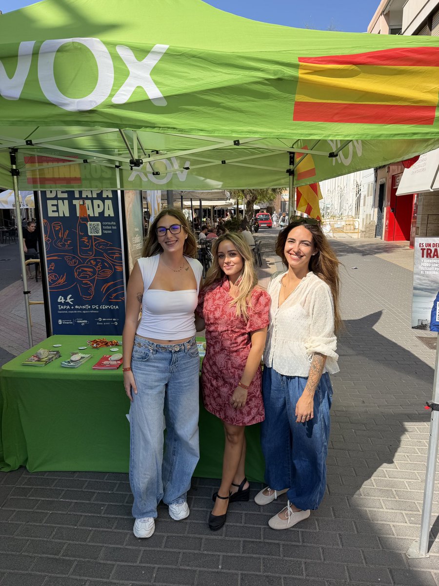 MariabelenguerB's tweet photo. Dando apoyo a @PaulaModRi en Vinaroz!🇪🇸 https://t.co/k8y2Kxkejo