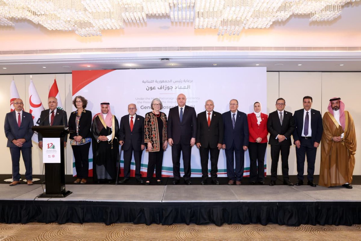 arabrcrc's tweet photo. الأمين العام: د. عبدالله المهيدلي خلال المؤتمر الـ12 لجمعيات #RCRC بمنطقة #MENAZONE من #بيروت:
​منطقتنا لا تحتاج فقط إلى استجابة إنسانية أكبر، بل إلى عمل إنساني أكثر وحدةً وتكاملًا واستدامةً ورسالتنا #حماية_الإنسان وحماية العاملين في الميدان مسؤولية مشتركة، ووحدتنا مصدر قوتنا. https://t.co/xEFVtGxNLk