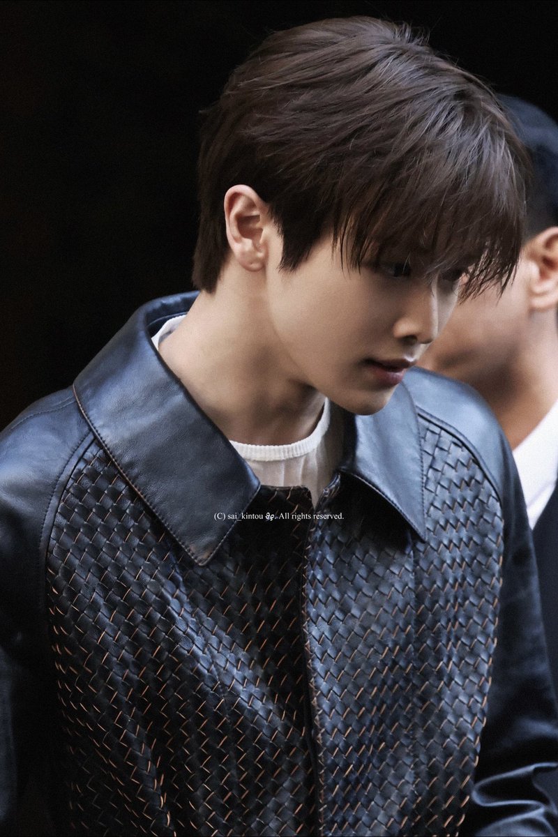 mepuppieyou's tweet photo. ซองชานหล่อมากเลย ㅠㅠ ตื่นเต้นแทนน้อง แฟชั่นวีคแรกเลยที่ไปคนเดียว ขอส่งกำลังใจให้คุณชายจากทางบ้านน้า ขอบคุณโอกาสดี ๆ จาก Bottega Veneta 🥺🤍

ใครสะดวกคืนนี้มาช่วยกันเทรนด์ให้ซองชานกันนะคะ  

#BottegaVenetaSS27xSUNGCHAN
#BottegaVenetaSummer2027 https://t.co/03c4nfFKm1